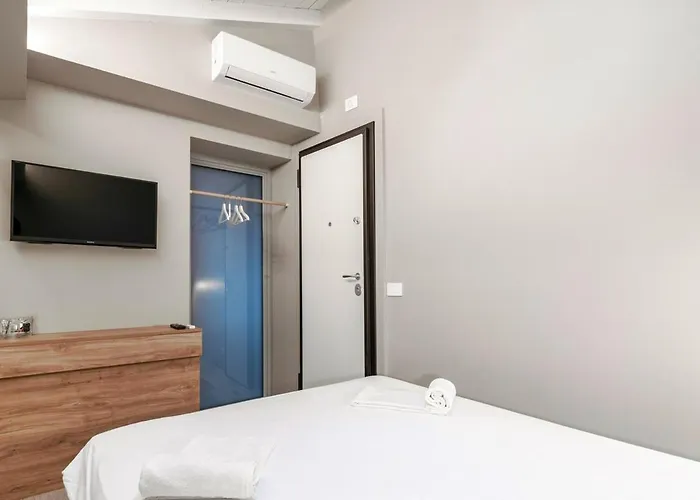 Host4u - Beautiful New 56 In Center Piazzale Arnaldo *