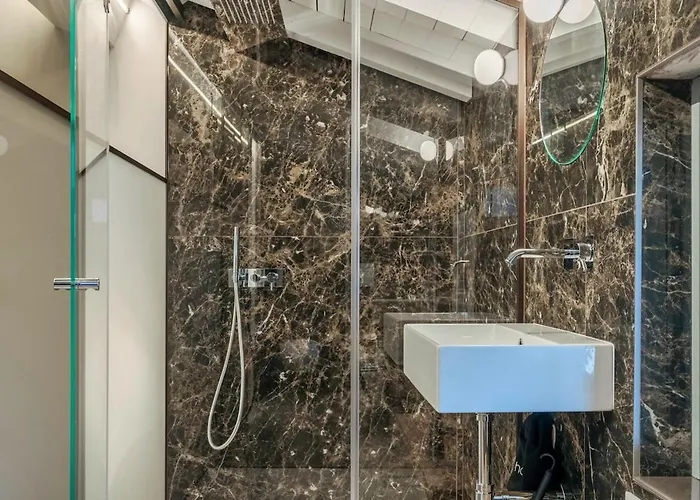 Host4u - Beautiful New 56 In Center Piazzale Arnaldo