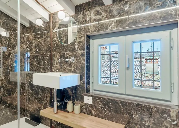 דירה Host4u - Beautiful New 56 In Center Piazzale Arnaldo